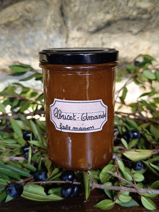 Confiture Abricots et Amandes faite maison