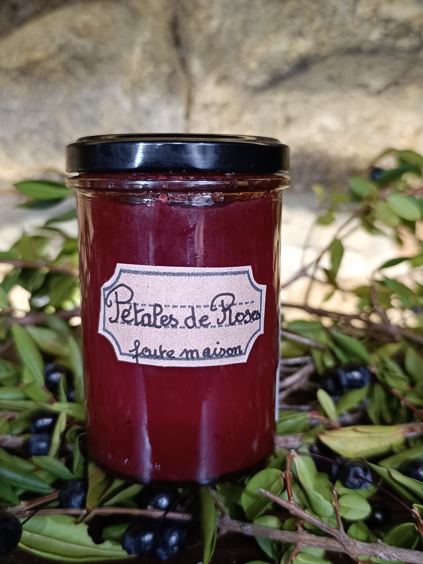 Confiture pétales de rose du jardin